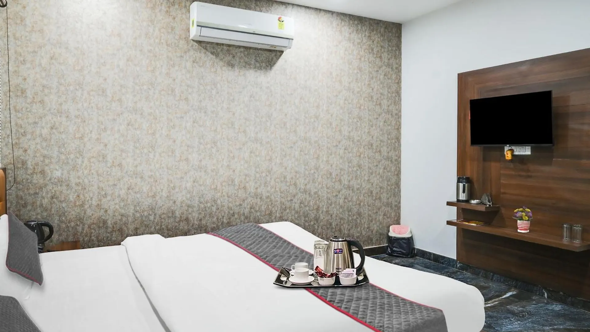 Townhouse Oak Hotel Ar Ganges Premium Varanasi