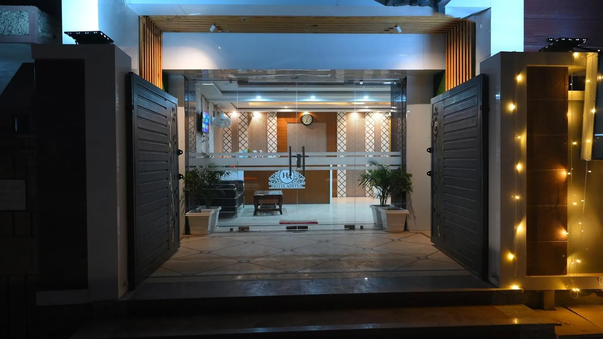 Townhouse Oak Hotel Ar Ganges Premium Varanasi