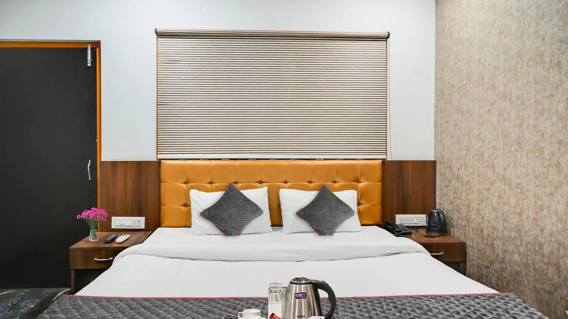 Townhouse Oak Hotel Ar Ganges Premium Varanasi