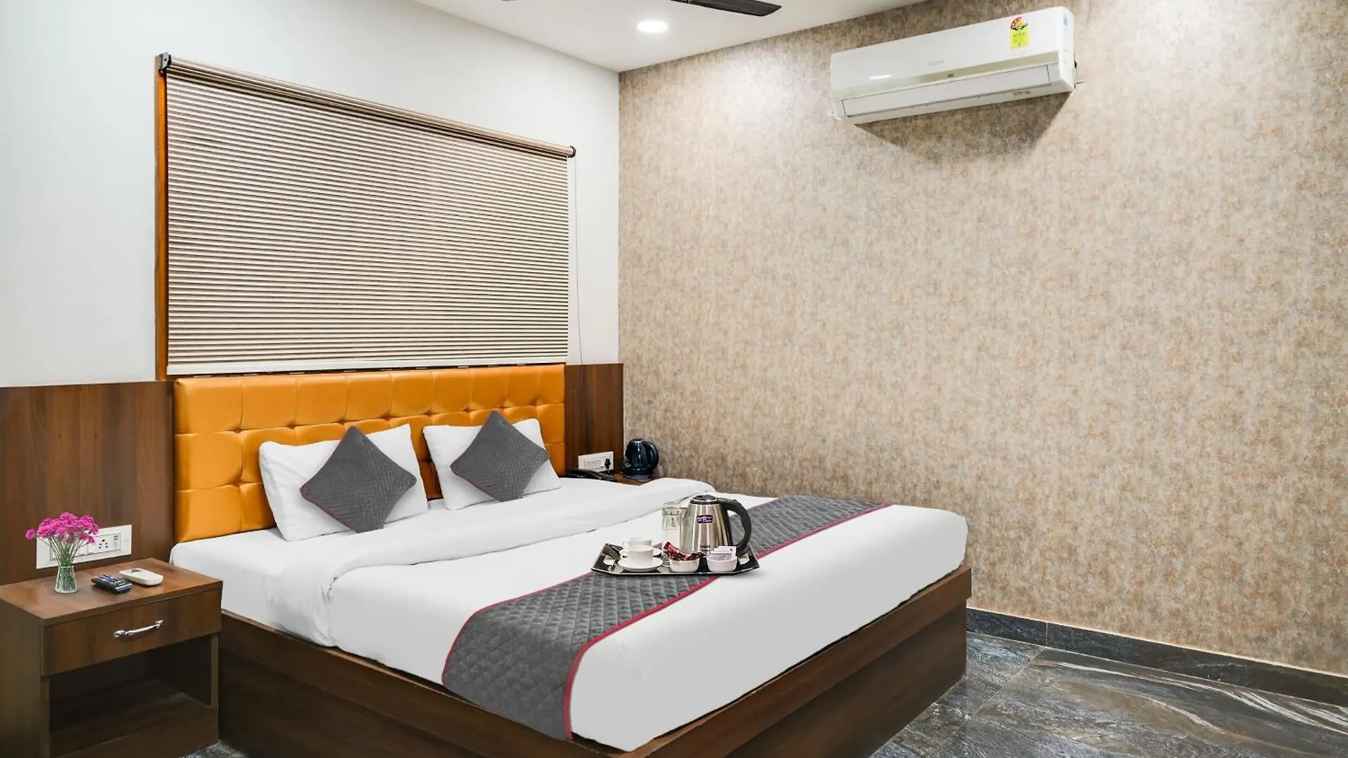Townhouse Oak Hotel Ar Ganges Premium Varanasi